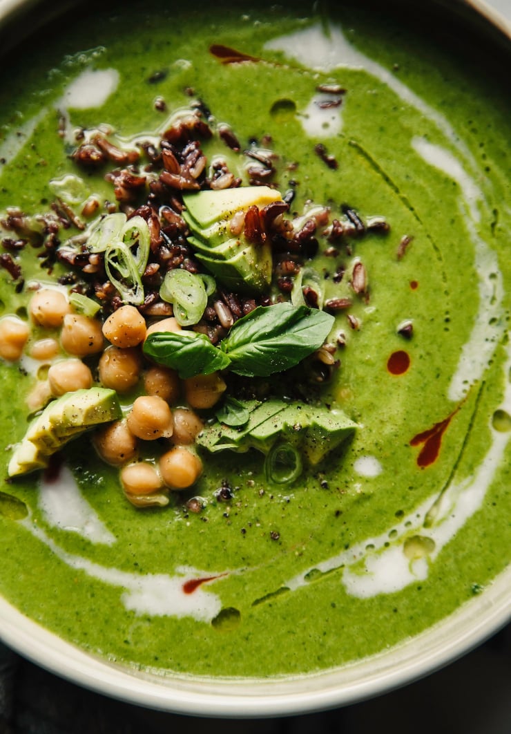 5-ingredient Vegan Pea Soup - Vibrant plate