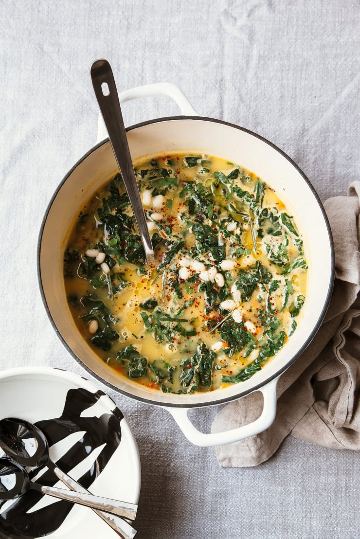 Crockpot turkey white bean and kale soup