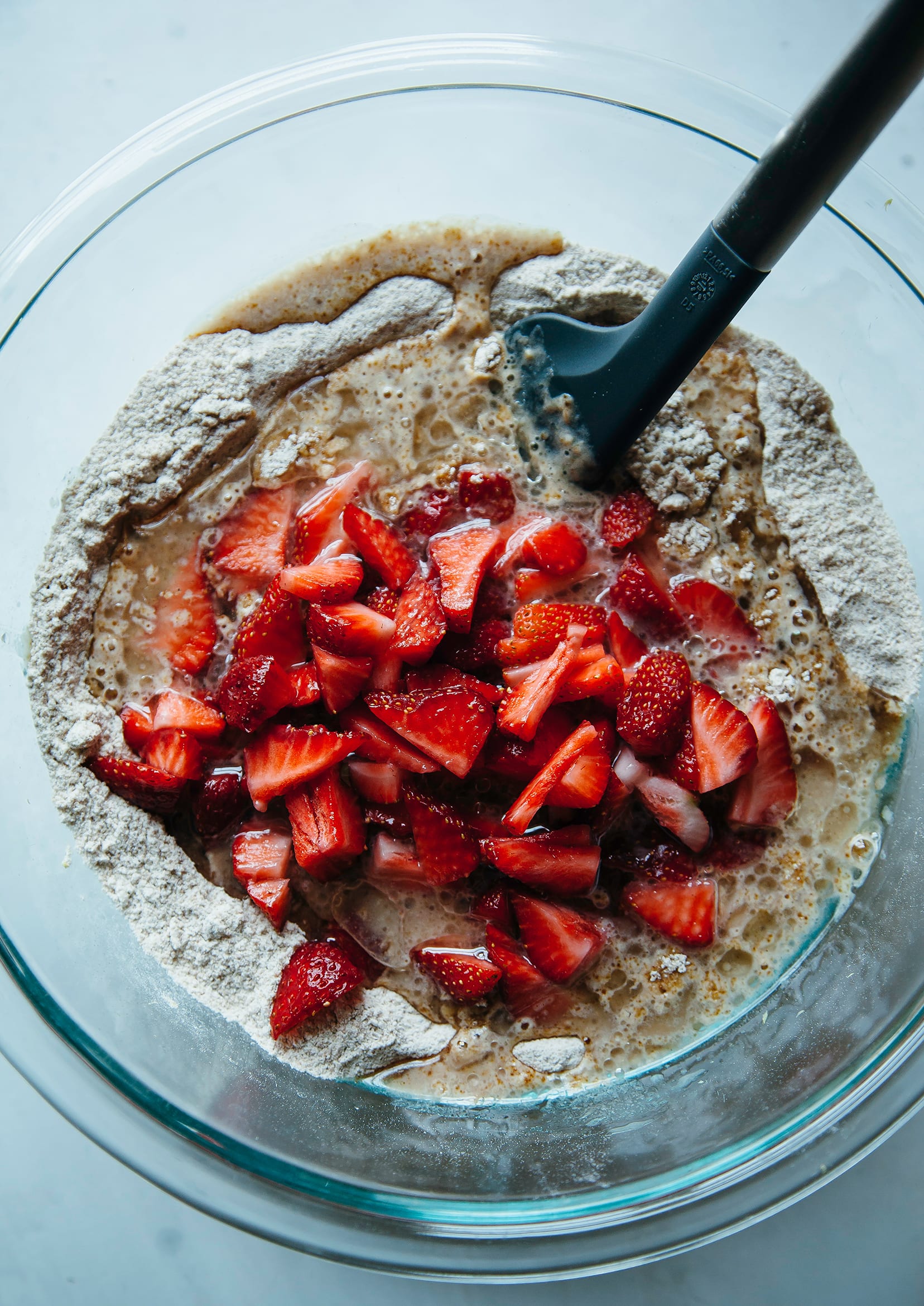 https://thefirstmess.com/wp-content/uploads/2020/07/vegan-crumble-muffins-recipe-strawberry-3.jpg