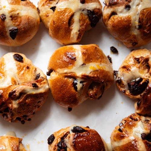 vegan-hot-cross-buns-chocolate